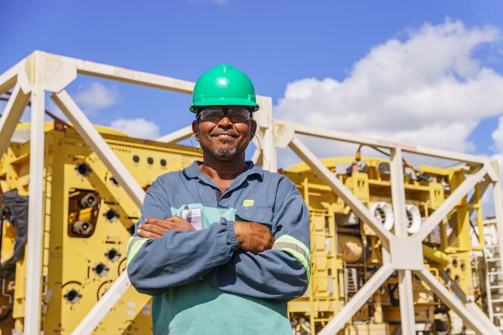 Contratação de Mão de Obra Local